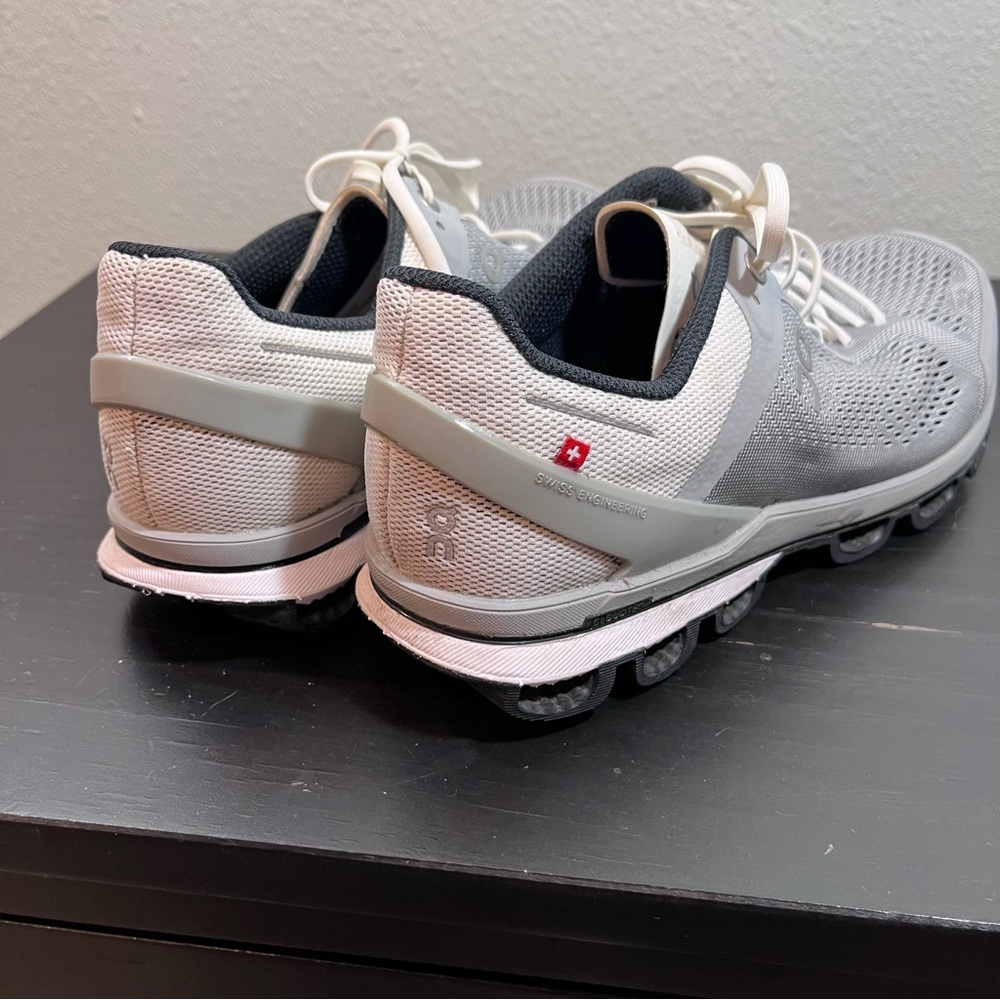 ON Running Cloudsurfer Men's US 7 Gray White Running Shoes Sneakers CloudTec - Picture 9 of 13
